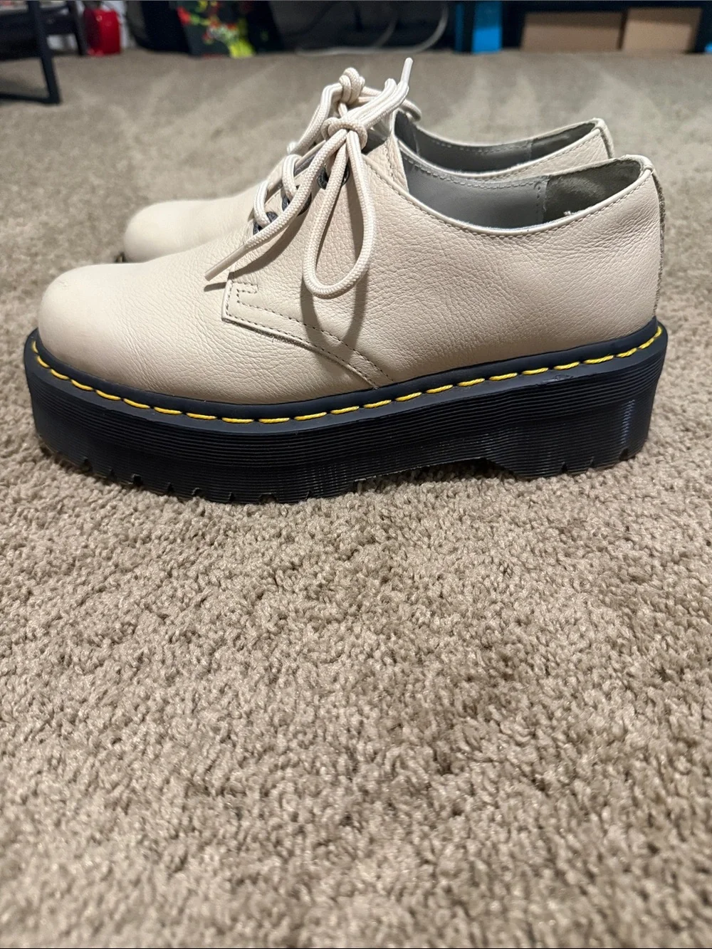 Dr. Martens smooth cream